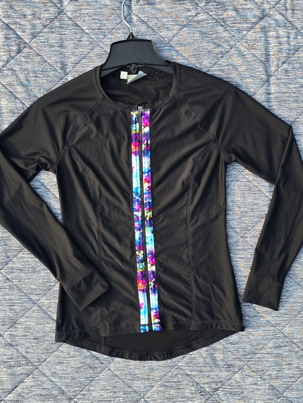 Athleta Rashguard - Picture 4 of 8